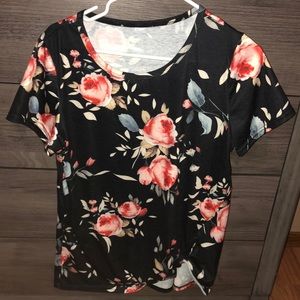 Cute Floral top!❤️